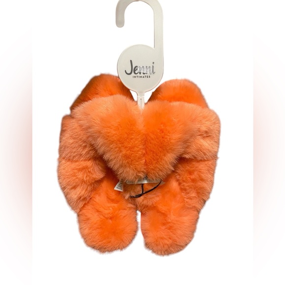 Jenni Shoes - NWT JENNI Women's Faux Fur Solid Crossband Slippers